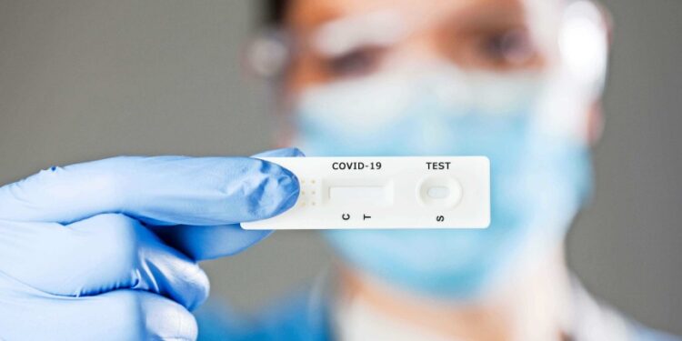 Anejud rechaza que sean las y los mismos funcionarios judiciales los que tomen los test rápidos de COVID en los tribunales