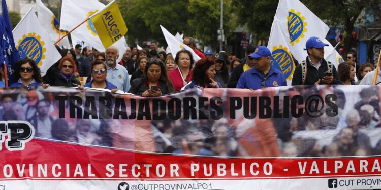 Reajuste del sector público: Estos son los beneficios que se solicitan para los trabajadores del Estado