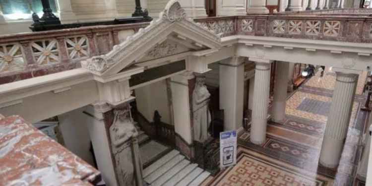 Anejud lamenta gasto excesivo en vehículos de alta gama para Ministros de la Corte Suprema