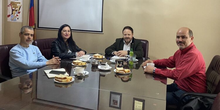 Anejud se reúne con Consejero de la CUT para discutir su participación en la organización en la MSP