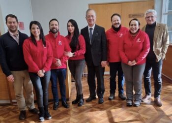 Anejud visita Valdivia para abordar problemas laborales y participar en actividad de solidaridad