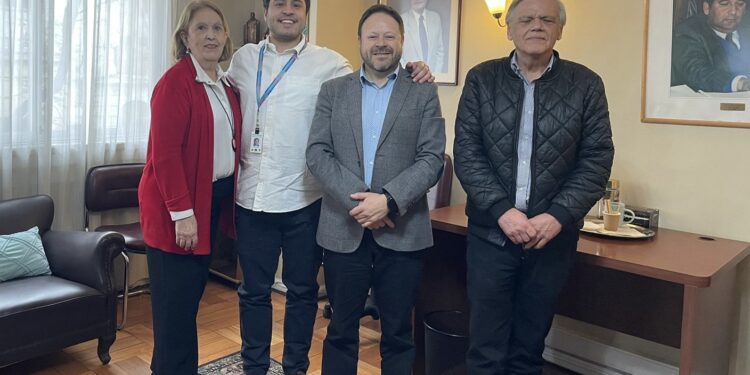 Anejud se reúne con representantes de la ACHS en su sede gremial