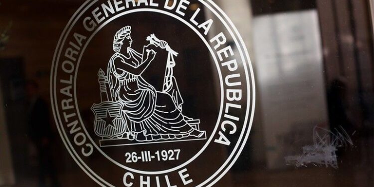 Anejud denuncia dictamen de Contraloría que vulnera derechos laborales de trabajadores a contrata en el sector público