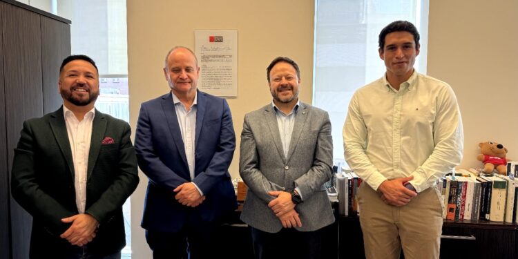 Anejud acuerda convenio con la Universidad Autónoma para impulsar formación académica de sus socios y socias