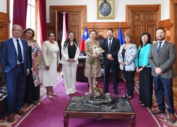 Directorio Nacional de Anejud saluda a la primera Presidenta de la Corte Suprema y entrega propuesta de nuevo Estatuto Administrativo